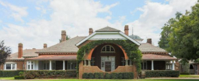 Petersons Armidale Winery and Guesthouse, Armidale